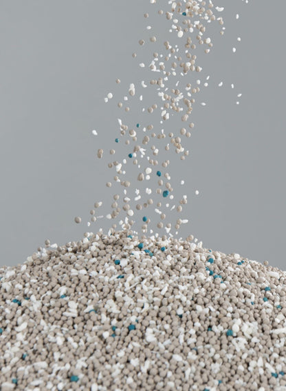 XCH (Xu Cuihua) Corn & Bentonite Mixed Cat Litter 2.5kg